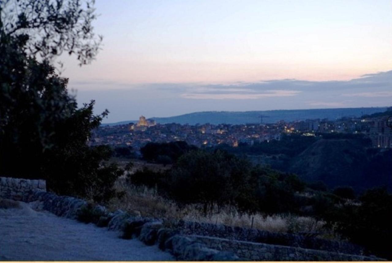 Casa Vacanze Modicarte Buitenkant foto