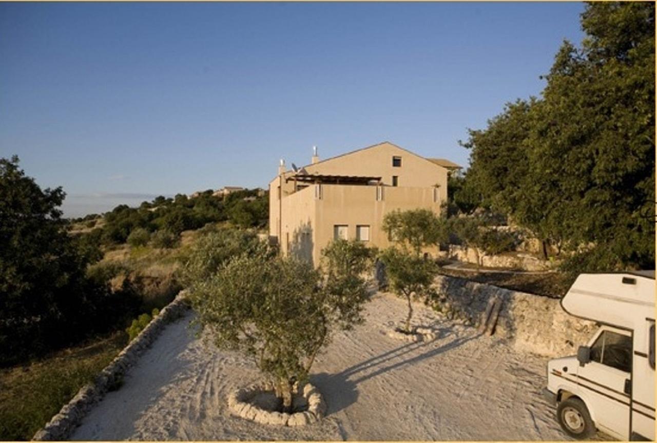 Casa Vacanze Modicarte Buitenkant foto
