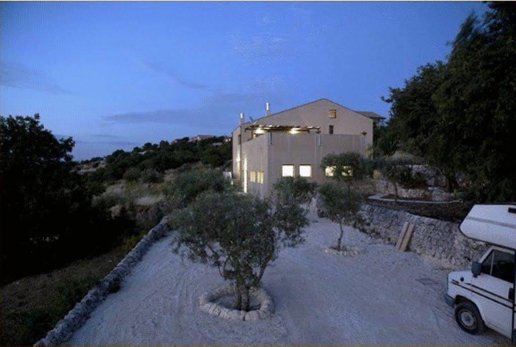Casa Vacanze Modicarte Buitenkant foto